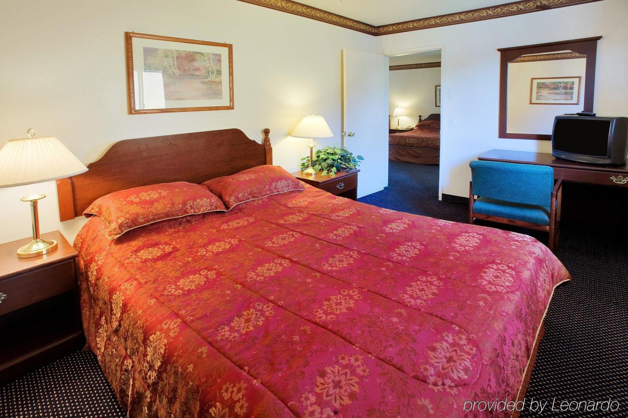 Anaheim Astoria Inn & Suites Room photo